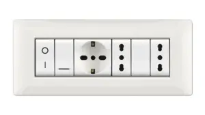 Placca mylife q 7 moduli bianco