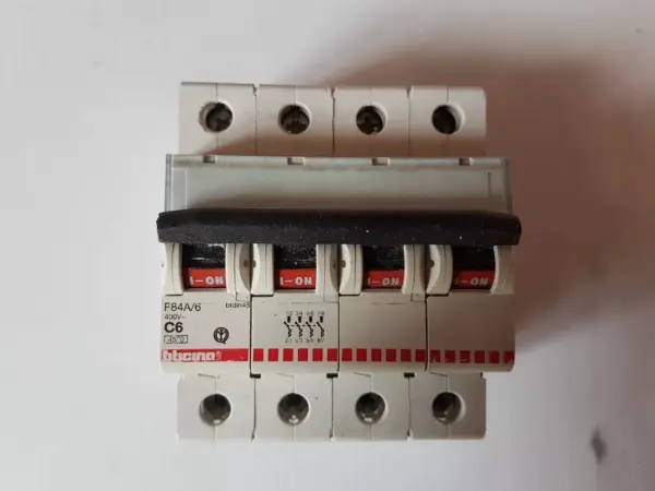 bticino-interruttore-magnetotermico-4p-6a