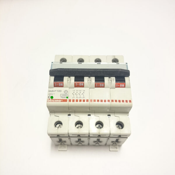 bticino-interruttore-magnetotermico-4p-10a