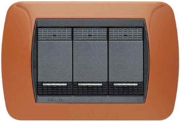 bticino-placca-livinglight-3-mod-terracotta