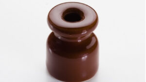 ISOLATORE CERAMICO 18X20mm MARRONE CHIARO