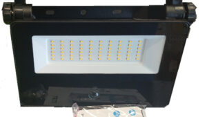 PROIETTORE LED 10W FOTOVOLTAICO C/BATTERIA C/CTRL