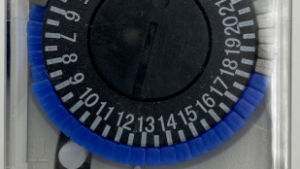 OROLOGIO CON CAVALIERI IMPERDIBILI GIORN. 2MOD 1CH