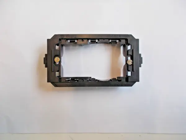 bticino-living-placca-1-schuko-1-frutto