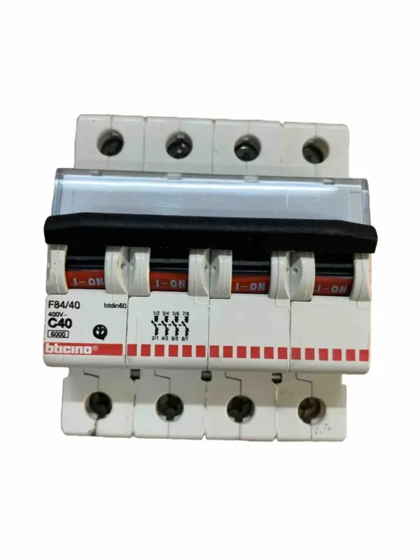 interruttore-magnetotermico-auto-4p-40a-6ka